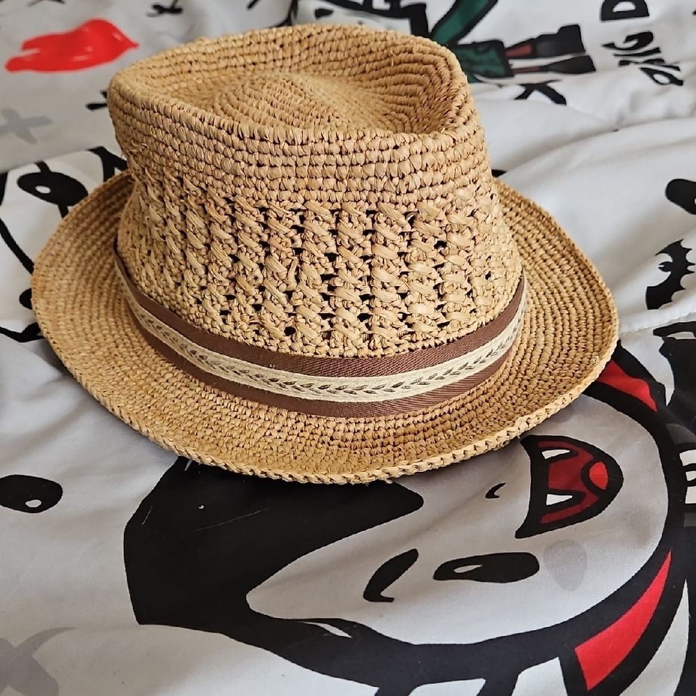 Tommy Bahama Fedora with Brown Band... LG/XL